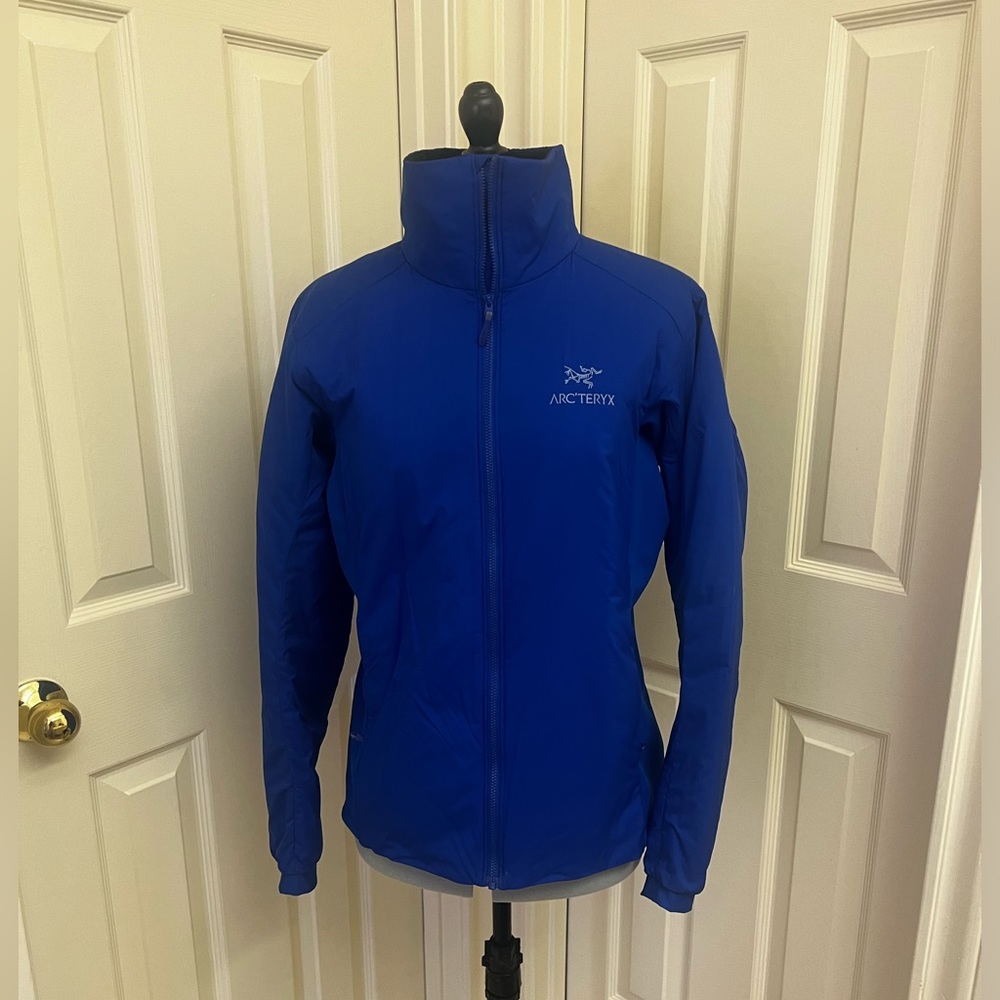 NWOT Arc’teryx Atom LT Jacket - Blue - Medium